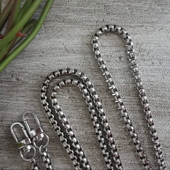 Crossbody / Shoulder Replacement Chain Strap - Picture 2 of 7